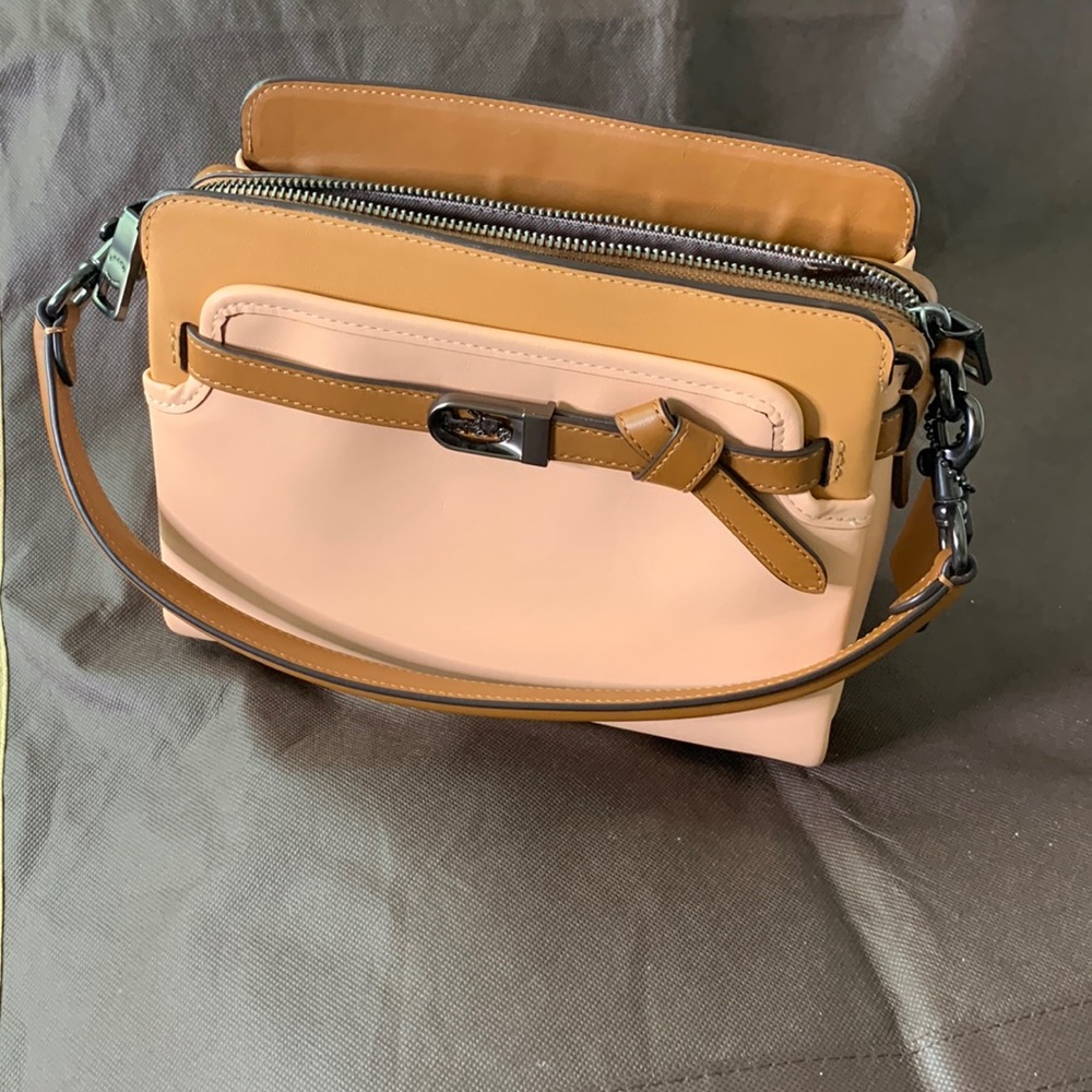COACH COLOR-BLOCK LEATHER PURSE